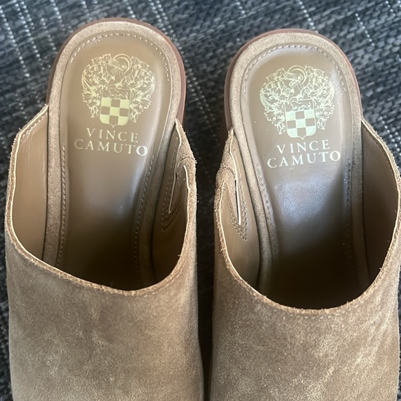 Vince Camuto Tan Suede Platform 7 1/2 Clogs Shoes - Picture 3 of 10